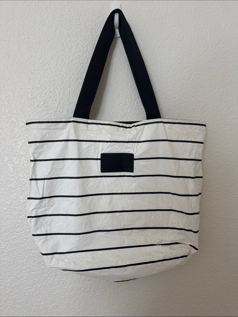 ALOHA Collection Day Tripper black striped white zip top tote
